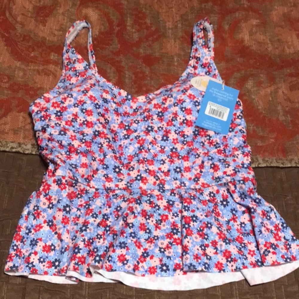 NWT Women’s Tankini Top